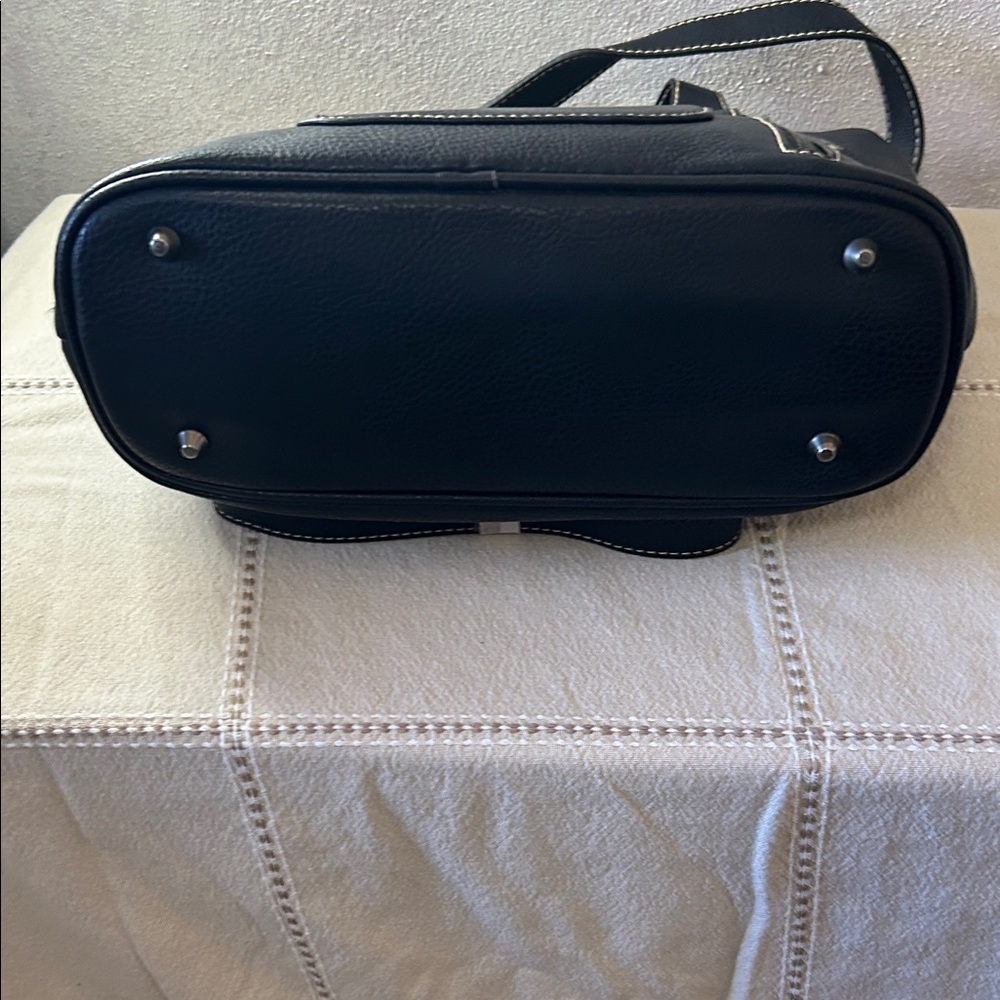 Elegant Black Tote with Silver Detailing - Picture 3 of 5